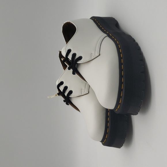 291- Dr. Martens AirWair White Leather Platform Shoes Size 7W / 6M NWT – Unisex - Picture 3 of 13